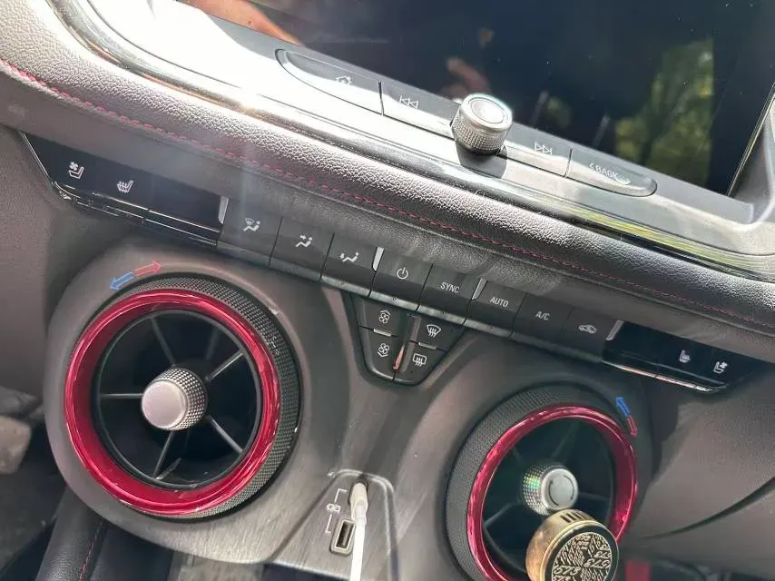 2020 Chevrolet Blazer 2.0T 237HP L4 9AT,autocango,china used car exporter,china ev exporter,chinese used car exporter,chinese used ev exporter