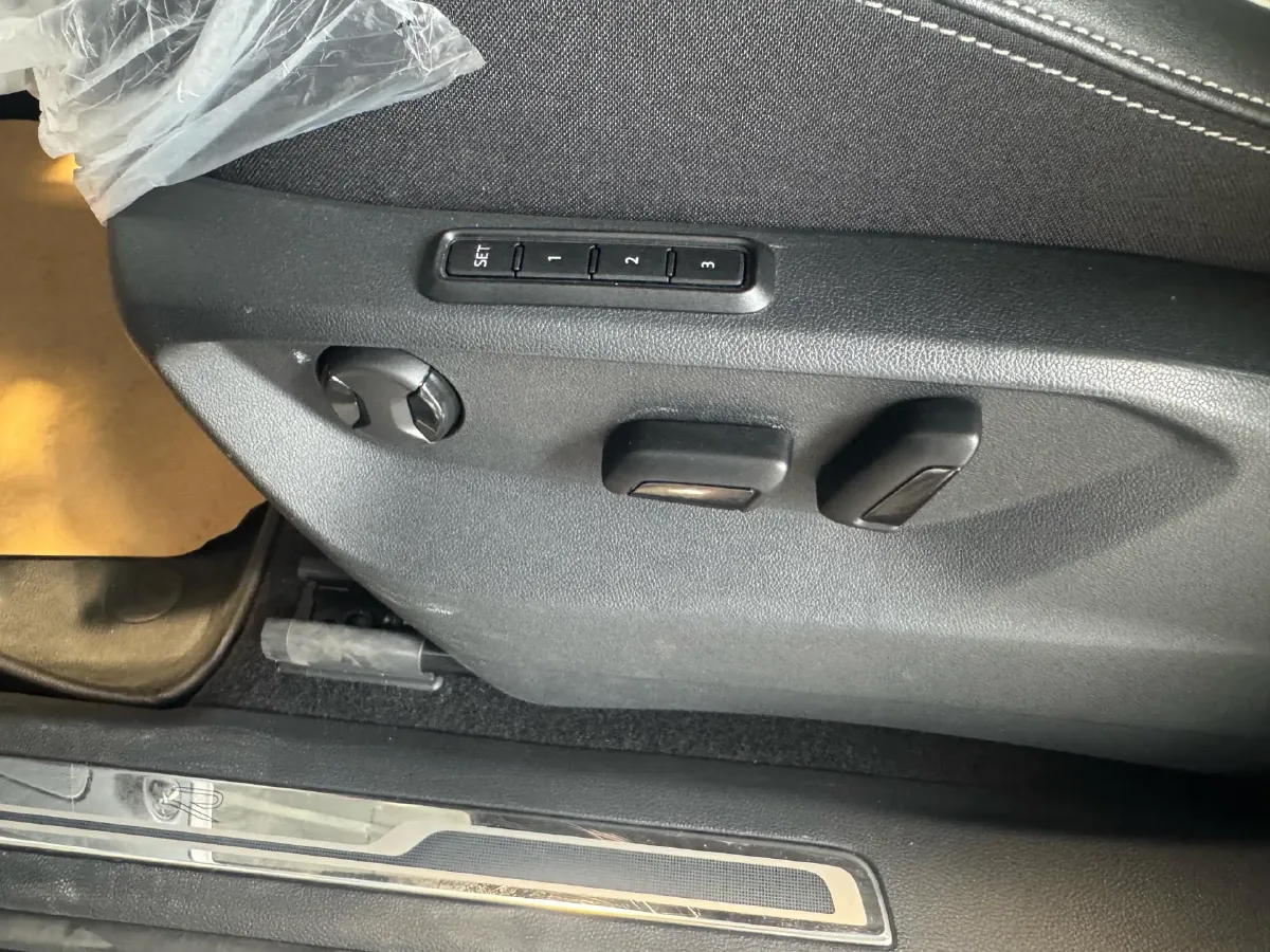 2023 Volkswagen Tayron 2.0T 220HP L4 7DCT,autocango,china used car exporter,china ev exporter,chinese used car exporter,chinese used ev exporter