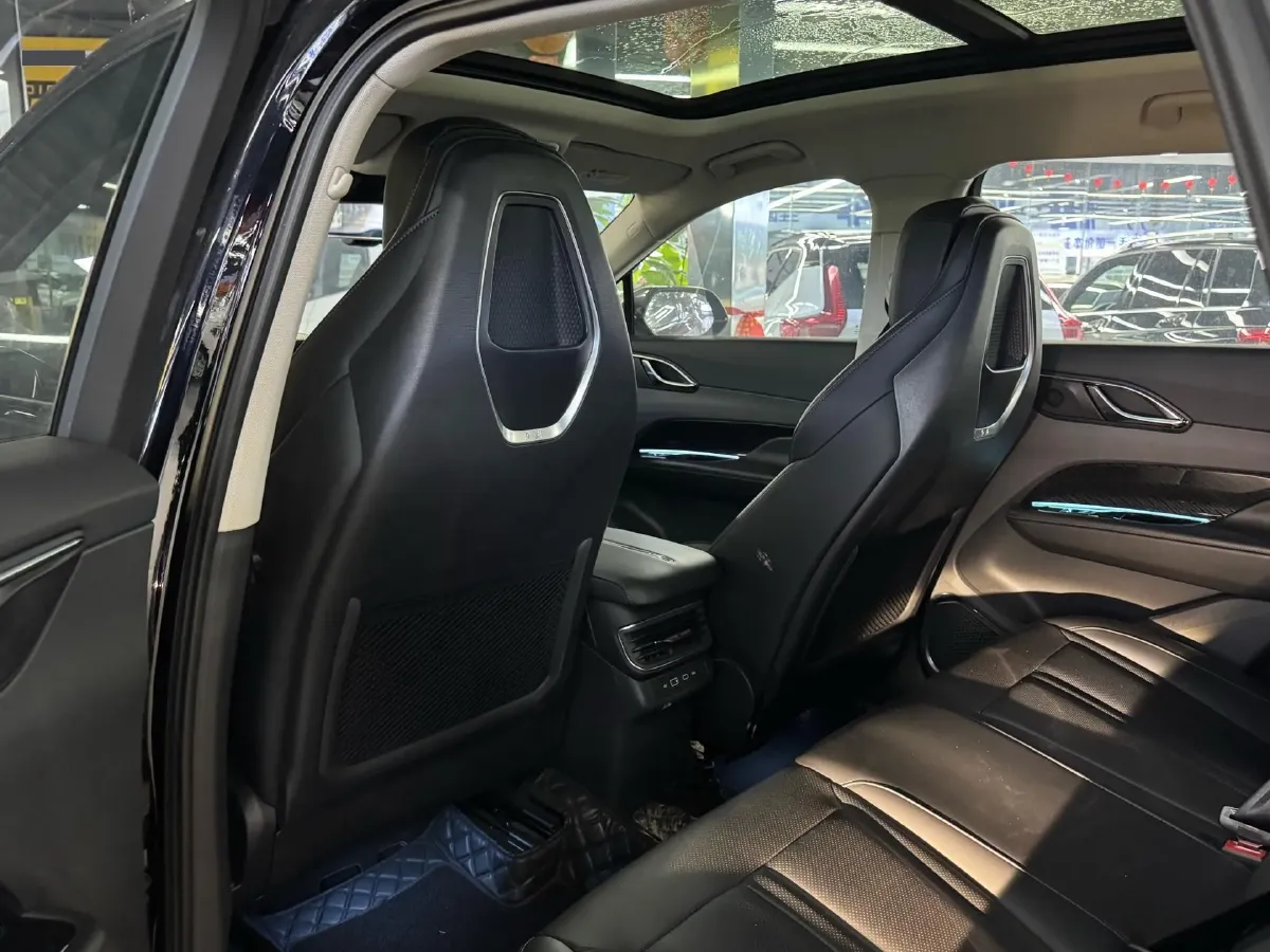 2023 HongQi HS3 1.5T 169HP L4 7DCT,autocango,china used car exporter,china ev exporter,chinese used car exporter,chinese used ev exporter