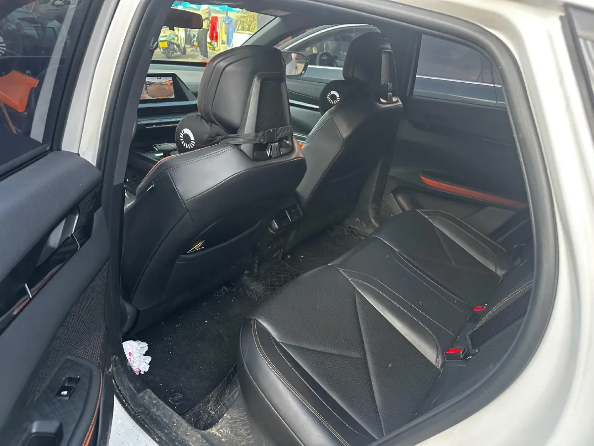 2023 ChangAn UNI-V iDD 1.5T 170HP L4 6TCT PHEV 18.4KWH,autocango,china used car exporter,china ev exporter,chinese used car exporter,chinese used ev exporter