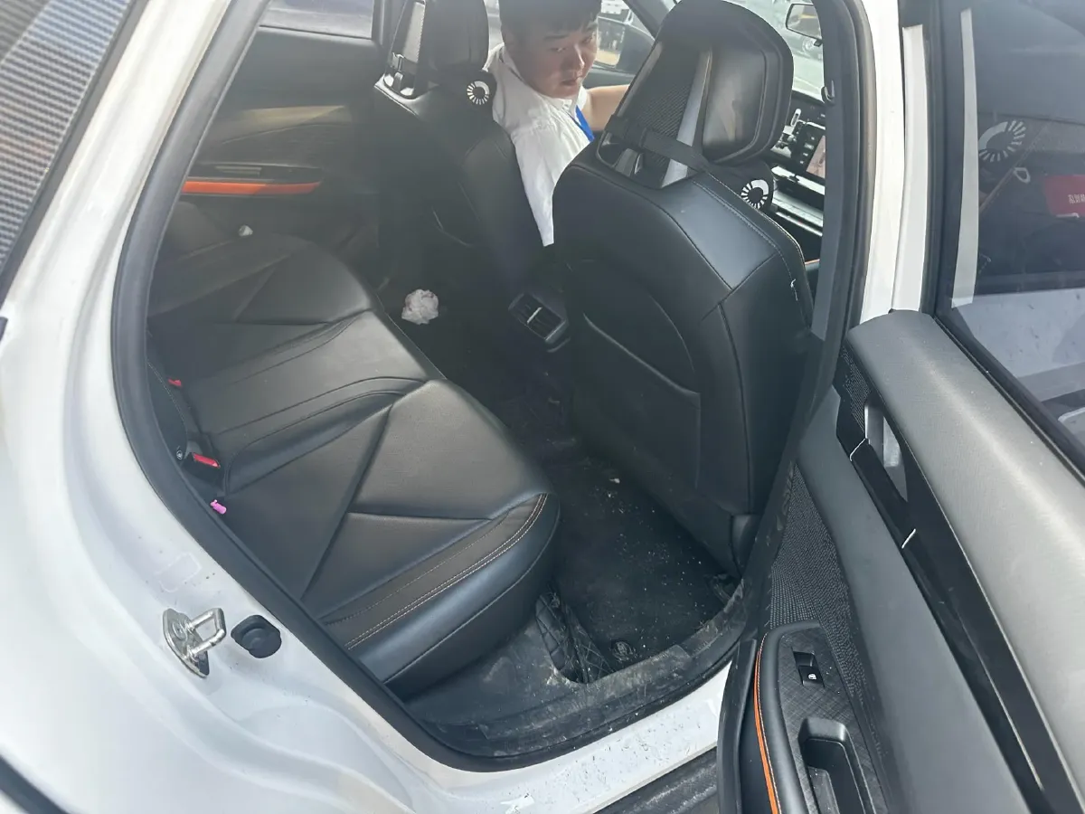 2023 ChangAn UNI-V iDD 1.5T 170HP L4 6TCT PHEV 18.4KWH,autocango,china used car exporter,china ev exporter,chinese used car exporter,chinese used ev exporter