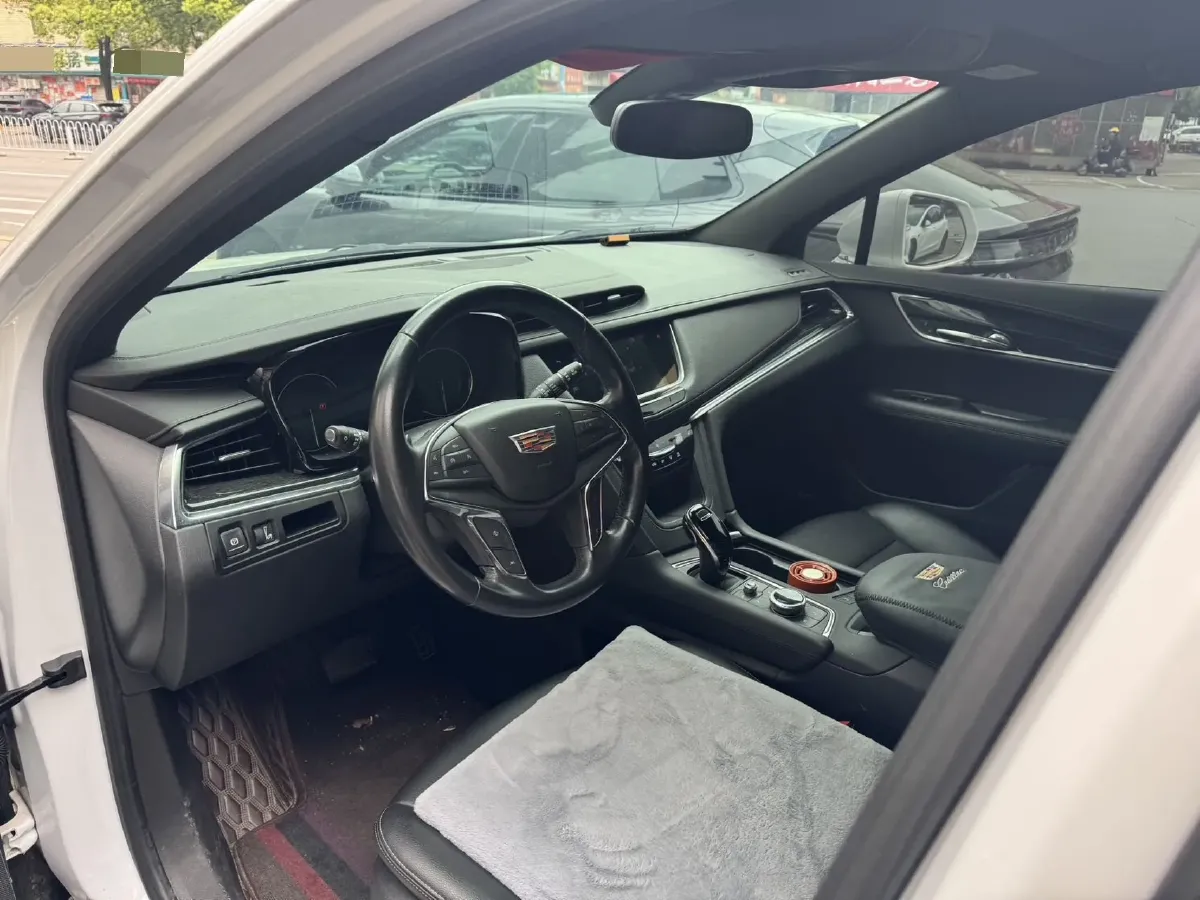 2022 Cadillac XT5 2.0T 237HP L4 9AT,autocango,china used car exporter,china ev exporter,chinese used car exporter,chinese used ev exporter