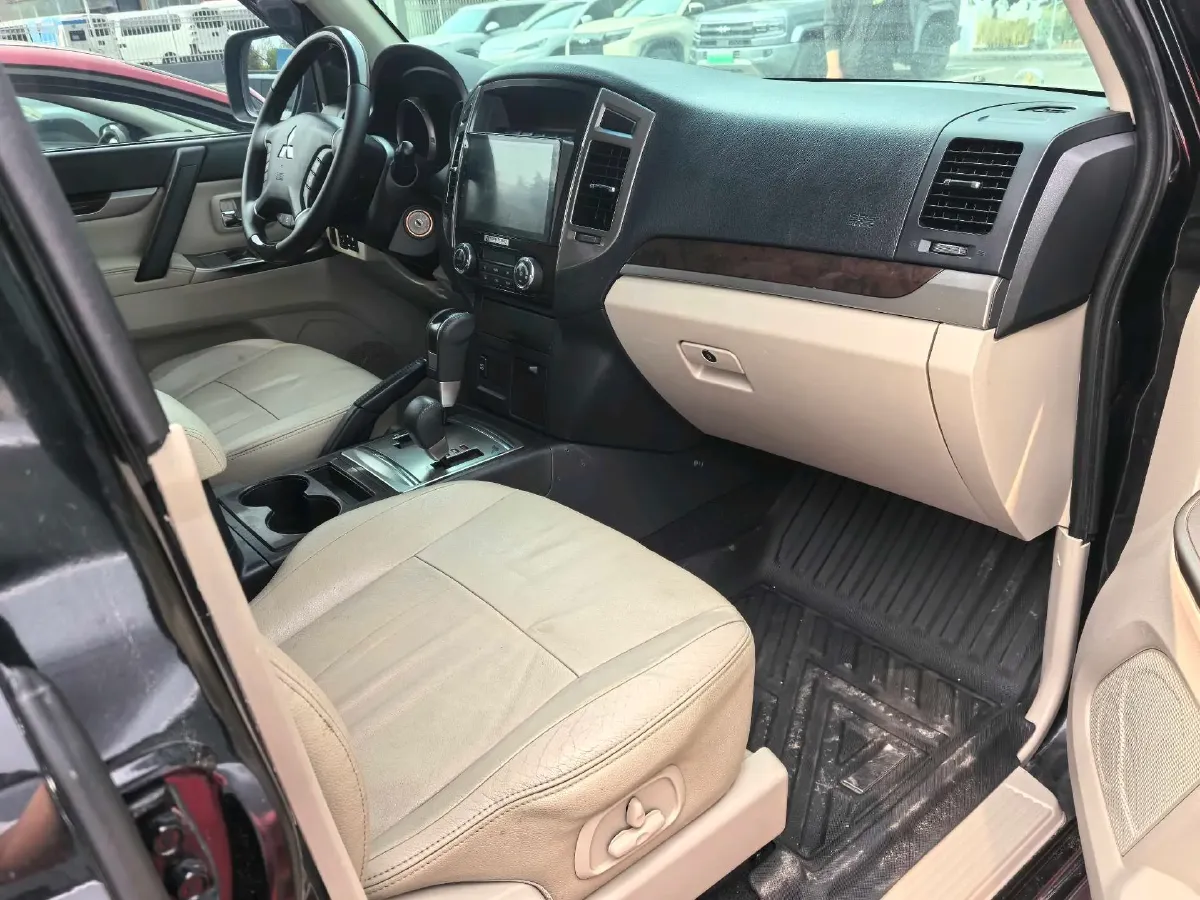 2017 Honda Jade 1.8L 141HP L4 5AT,autocango,china used car exporter,china ev exporter,chinese used car exporter,chinese used ev exporter