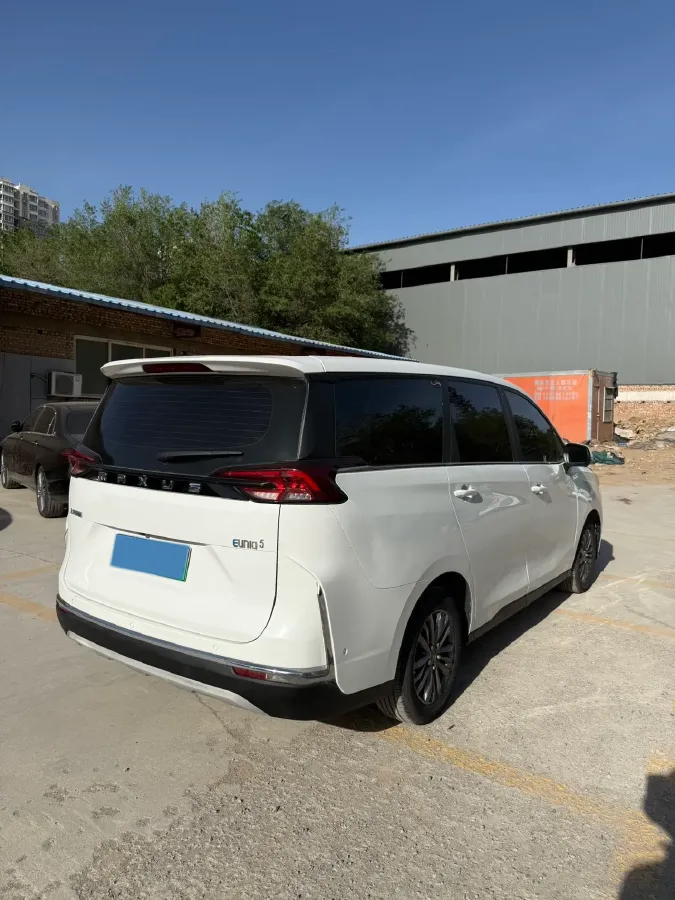 2022 MAXUS Euniq 5 BEV 70KWH,autocango,china used car exporter,china ev exporter,chinese used car exporter,chinese used ev exporter