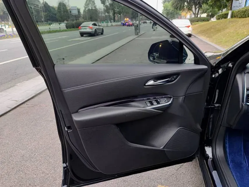 2020 Cadillac XT4 2.0T 237HP L4 9AT,autocango,china used car exporter,china ev exporter,chinese used car exporter,chinese used ev exporter