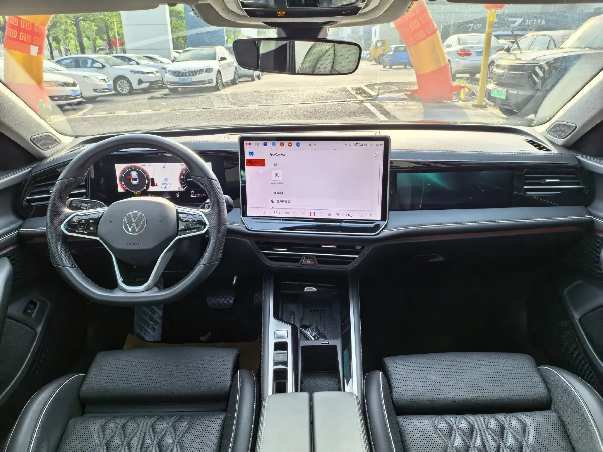 2024 Volkswagen Magotan 2.0T 220HP L4 7DCT,autocango,china used car exporter,china ev exporter,chinese used car exporter,chinese used ev exporter