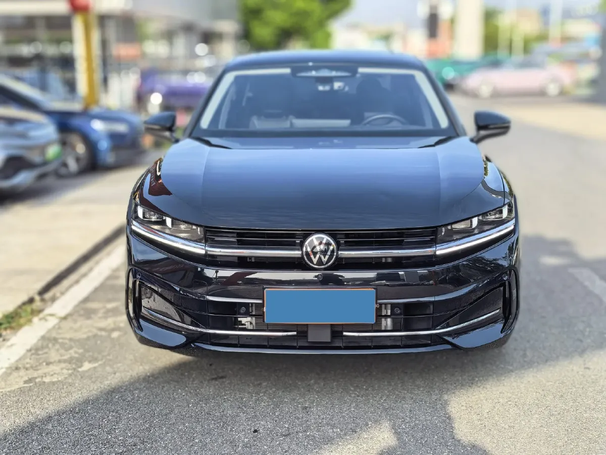 2024 Volkswagen Magotan 2.0T 220HP L4 7DCT,autocango,china used car exporter,china ev exporter,chinese used car exporter,chinese used ev exporter
