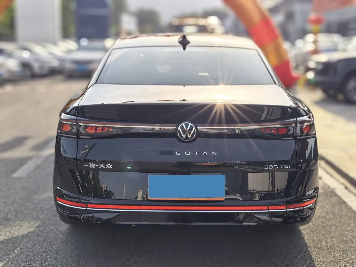 2024 Volkswagen Magotan 2.0T 220HP L4 7DCT,autocango,china used car exporter,china ev exporter,chinese used car exporter,chinese used ev exporter