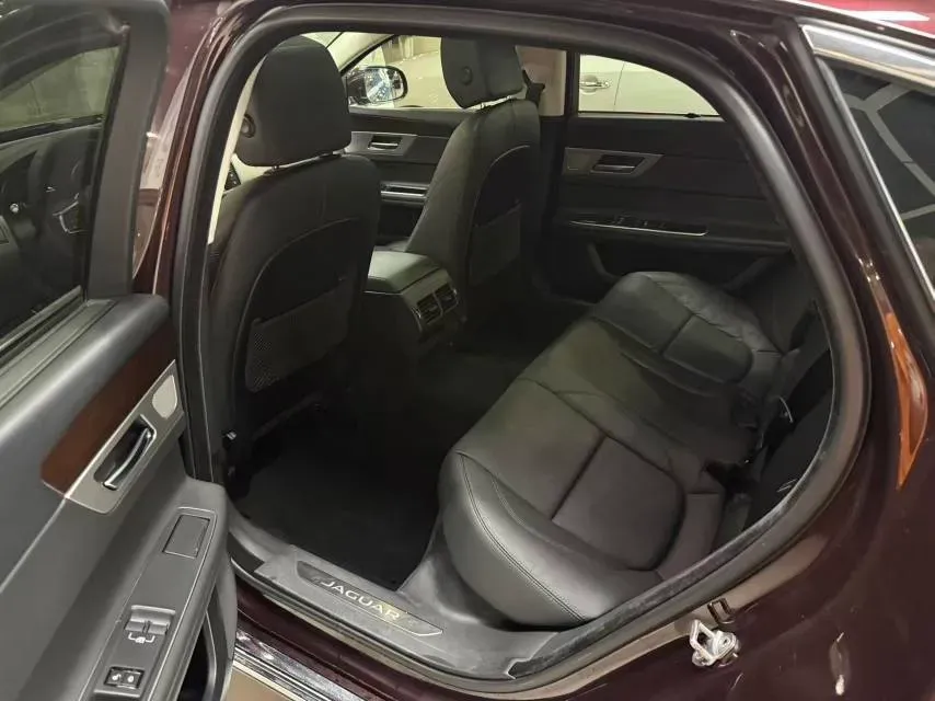 2018 Jaguar XFL 2.0T 200HP L4 8AT,autocango,china used car exporter,china ev exporter,chinese used car exporter,chinese used ev exporter