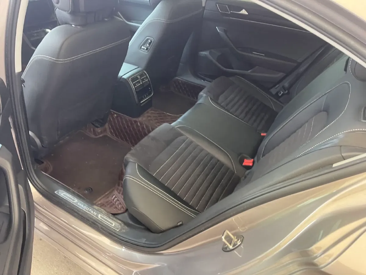 2021 Volkswagen Magotan 2.0T 186HP L4 7DCT,autocango,china used car exporter,china ev exporter,chinese used car exporter,chinese used ev exporter