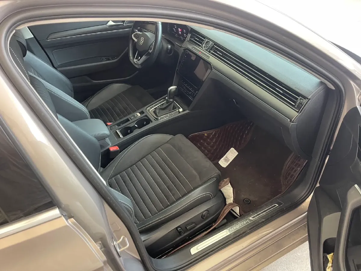 2021 Volkswagen Magotan 2.0T 186HP L4 7DCT,autocango,china used car exporter,china ev exporter,chinese used car exporter,chinese used ev exporter