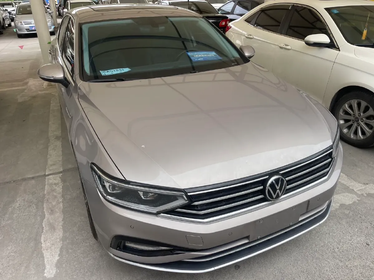 2021 Volkswagen Magotan 2.0T 186HP L4 7DCT,autocango,china used car exporter,china ev exporter,chinese used car exporter,chinese used ev exporter