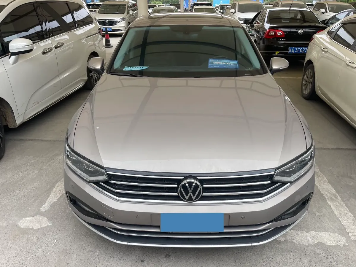 2021 Volkswagen Magotan 2.0T 186HP L4 7DCT,autocango,china used car exporter,china ev exporter,chinese used car exporter,chinese used ev exporter