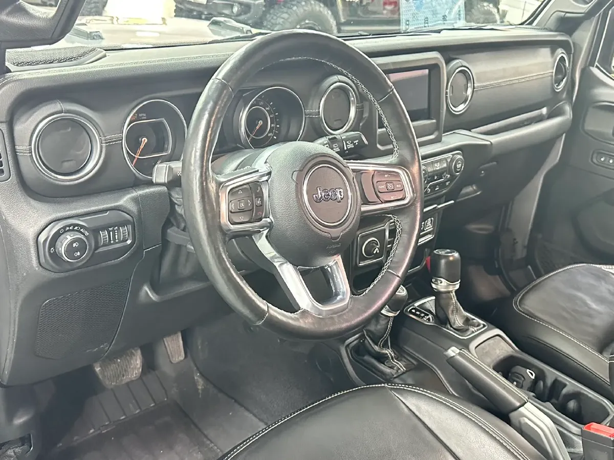 2021 Jeep Wrangler 2.0T 266HP L4 8AT,autocango,china used car exporter,china ev exporter,chinese used car exporter,chinese used ev exporter