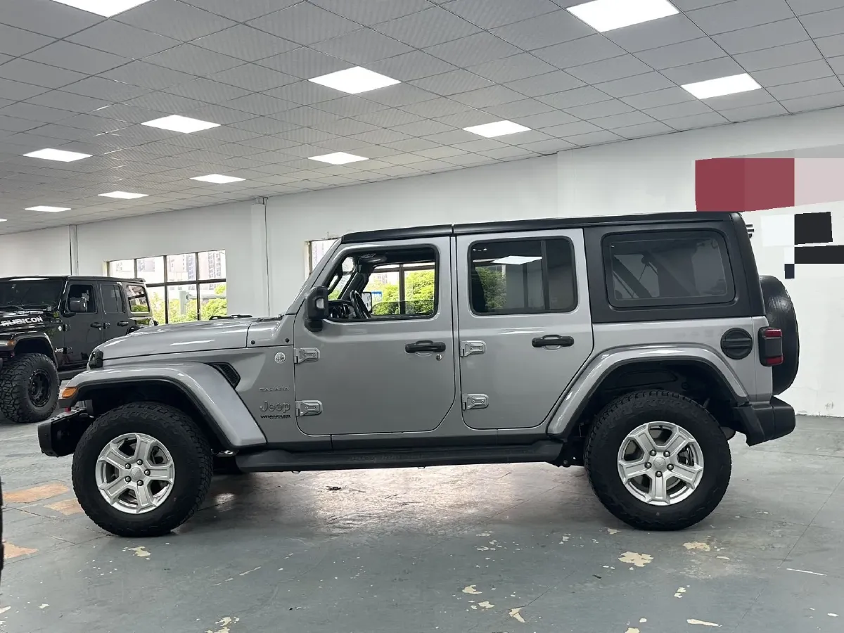 2021 Jeep Wrangler 2.0T 266HP L4 8AT,autocango,china used car exporter,china ev exporter,chinese used car exporter,chinese used ev exporter