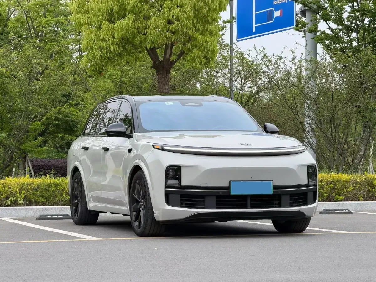2023 Li L8 Range Extended 154HP REEV 40.9KWH,autocango,china used car exporter,china ev exporter,chinese used car exporter,chinese used ev exporter
