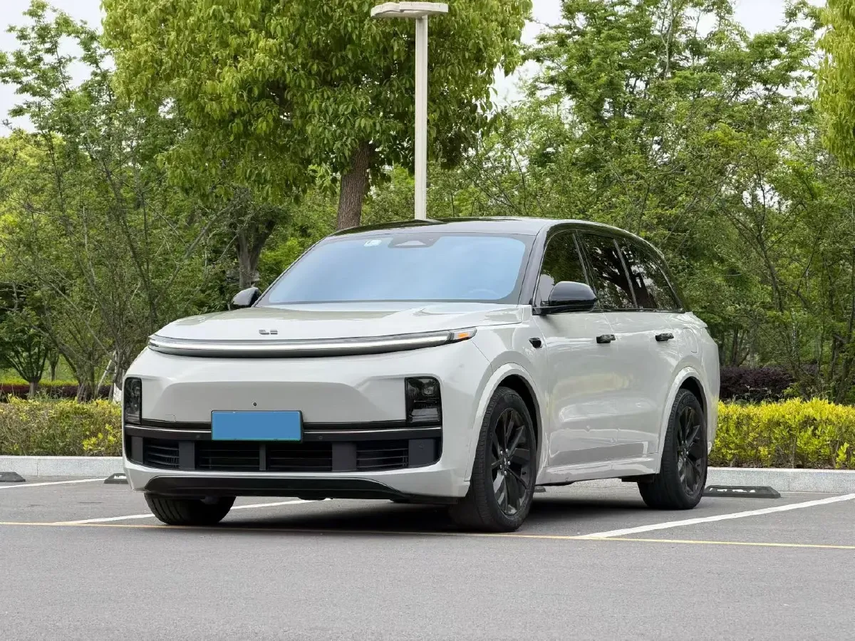2023 Li L8 Range Extended 154HP REEV 40.9KWH,autocango,china used car exporter,china ev exporter,chinese used car exporter,chinese used ev exporter