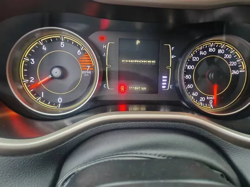 2017 Jeep Cherokee 2.4L 175HP L4 9AT,autocango,china used car exporter,china ev exporter,chinese used car exporter,chinese used ev exporter
