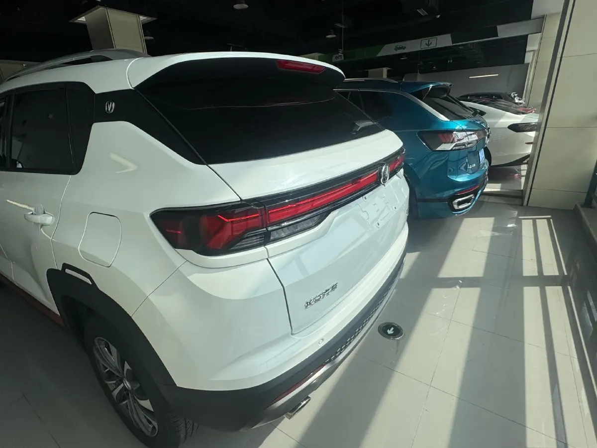 2022 ChangAn CS35 Plus 1.4T 160HP L4 7DCT,autocango,china used car exporter,china ev exporter,chinese used car exporter,chinese used ev exporter