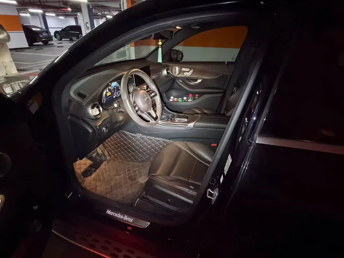 2021 Mercedes-Benz GLC Class 2.0T 258HP L4 9AT,autocango,china used car exporter,china ev exporter,chinese used car exporter,chinese used ev exporter