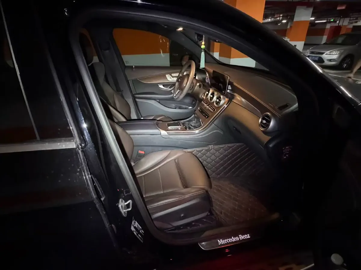2021 Mercedes-Benz GLC Class 2.0T 258HP L4 9AT,autocango,china used car exporter,china ev exporter,chinese used car exporter,chinese used ev exporter