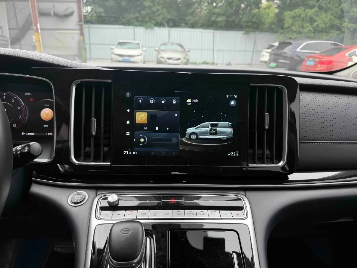 2021 GAC Trumpchi M8 2.0T 252HP L4 8AT,autocango,china used car exporter,china ev exporter,chinese used car exporter,chinese used ev exporter