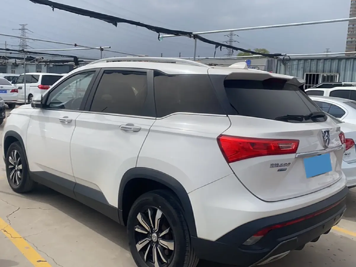 2018 BaoJun 530 1.5T 150HP L4 6DCT,autocango,china used car exporter,china ev exporter,chinese used car exporter,chinese used ev exporter