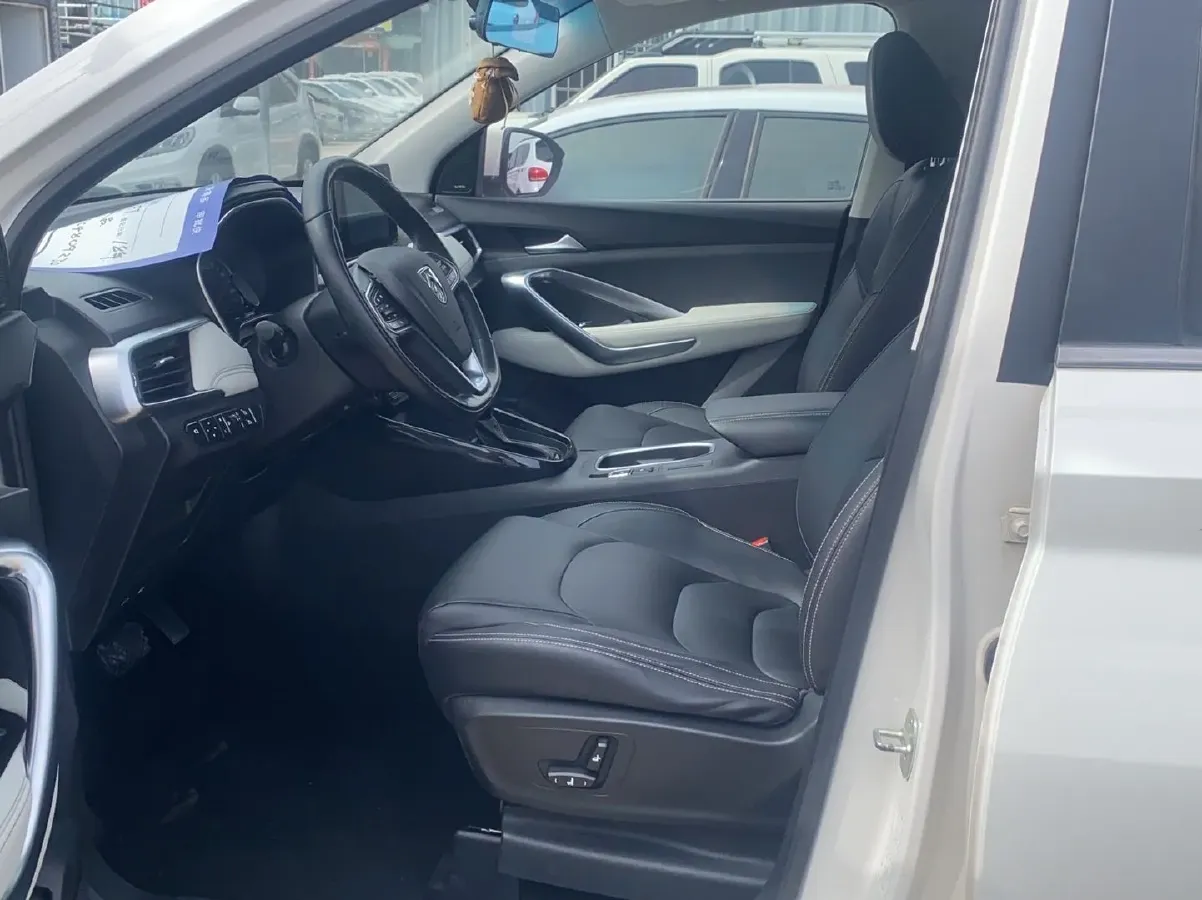 2018 BaoJun 530 1.5T 150HP L4 6DCT,autocango,china used car exporter,china ev exporter,chinese used car exporter,chinese used ev exporter