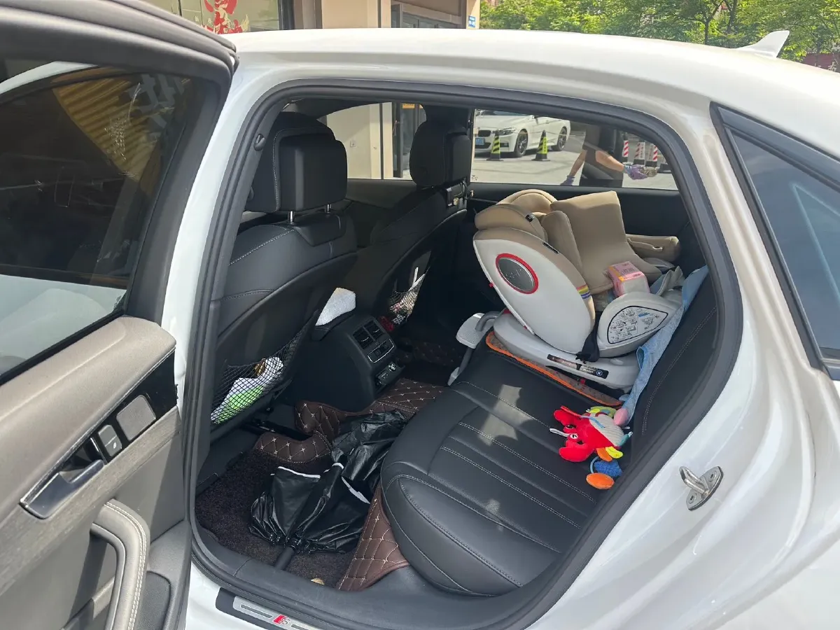 2023 Audi A4L 2.0T 190HP L4 7DCT,autocango,china used car exporter,china ev exporter,chinese used car exporter,chinese used ev exporter