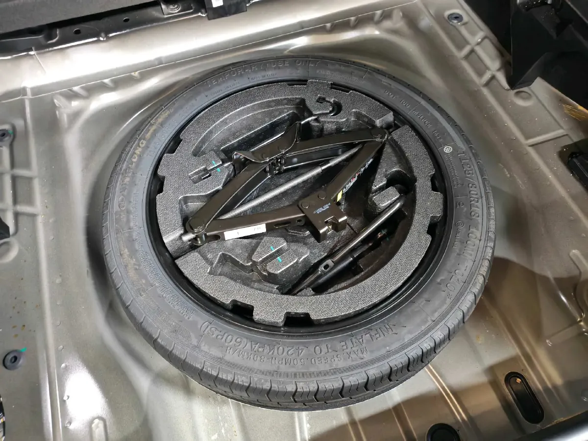 2021 Geely Monjaro 2.0T 218HP L4 7DCT,autocango,china used car exporter,china ev exporter,chinese used car exporter,chinese used ev exporter