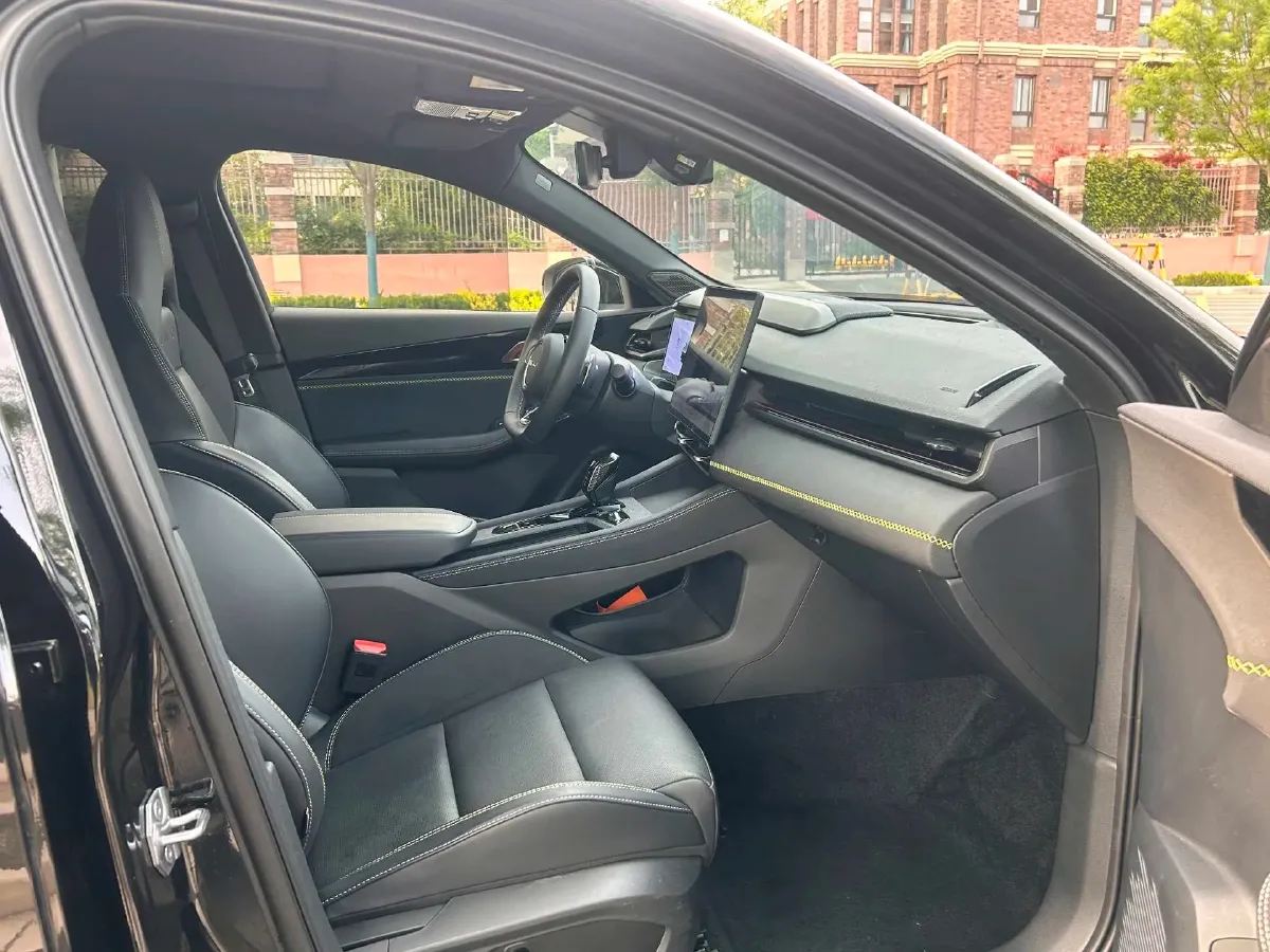 2025 LYNK&CO 03 1.5T 181HP L4 7DCT,autocango,china used car exporter,china ev exporter,chinese used car exporter,chinese used ev exporter