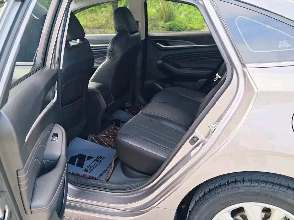 2021 ChangAn Eado 1.6L 128HP L4 5MT,autocango,china used car exporter,china ev exporter,chinese used car exporter,chinese used ev exporter