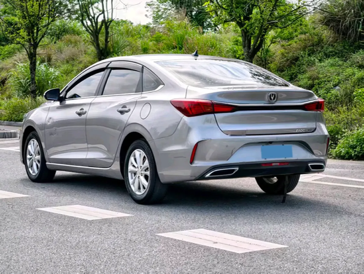 2021 ChangAn Eado 1.6L 128HP L4 5MT,autocango,china used car exporter,china ev exporter,chinese used car exporter,chinese used ev exporter