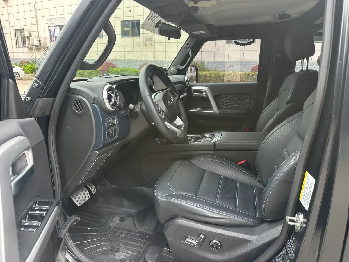 2024 Beijing BJ40 2.0T 163HP L4 8AT,autocango,china used car exporter,china ev exporter,chinese used car exporter,chinese used ev exporter