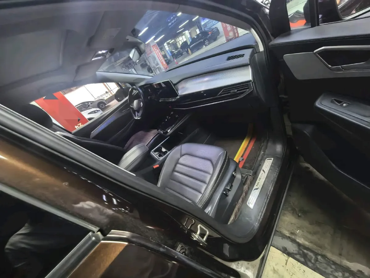 2021 Volkswagen Talagon 2.0T 220HP L4 7DCT,autocango,china used car exporter,china ev exporter,chinese used car exporter,chinese used ev exporter