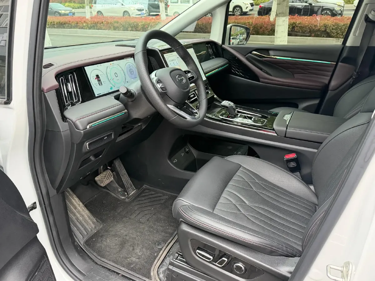 2024 GAC Trumpchi M8 2.0T 252HP L4 8AT,autocango,china used car exporter,china ev exporter,chinese used car exporter,chinese used ev exporter