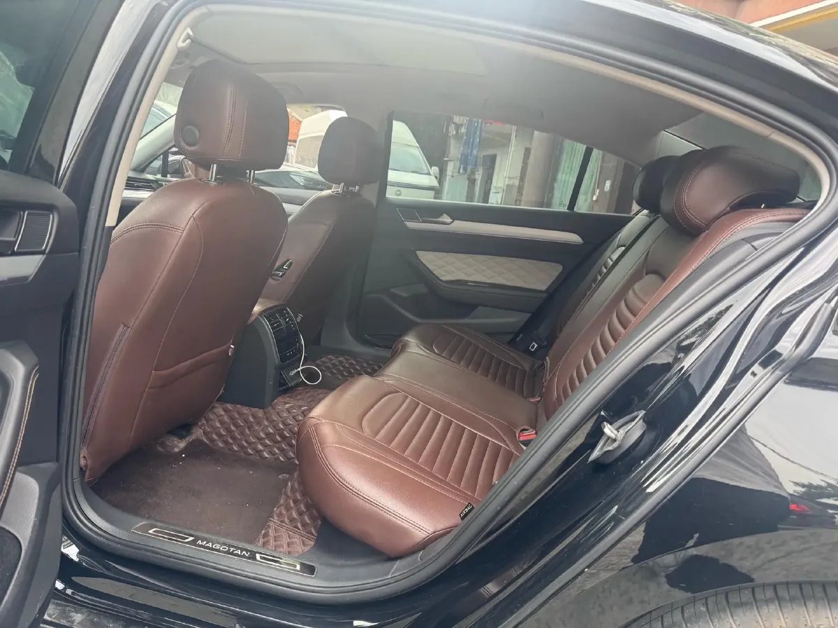 2023 Volkswagen Magotan 2.0T 186HP L4 7DCT,autocango,china used car exporter,china ev exporter,chinese used car exporter,chinese used ev exporter