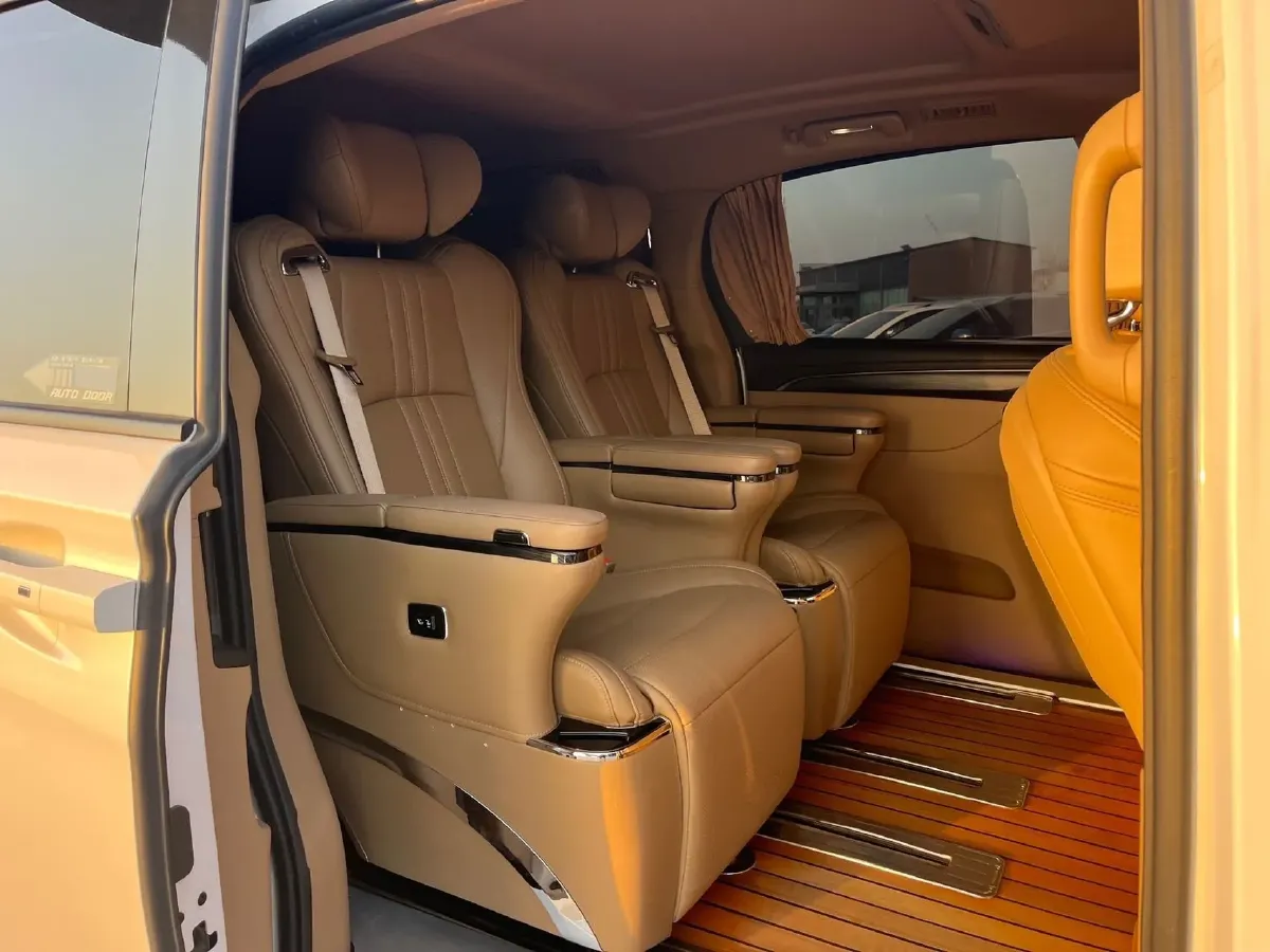 2021 Buick GL8 2.0T 237HP L4 9AT,autocango,china used car exporter,china ev exporter,chinese used car exporter,chinese used ev exporter