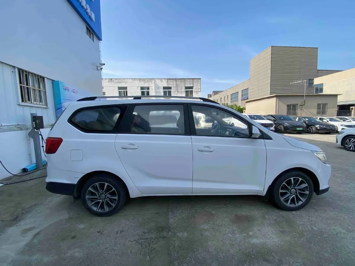 2016 BaoJun 730 1.5L 112HP L4 5MT,autocango,china used car exporter,china ev exporter,chinese used car exporter,chinese used ev exporter