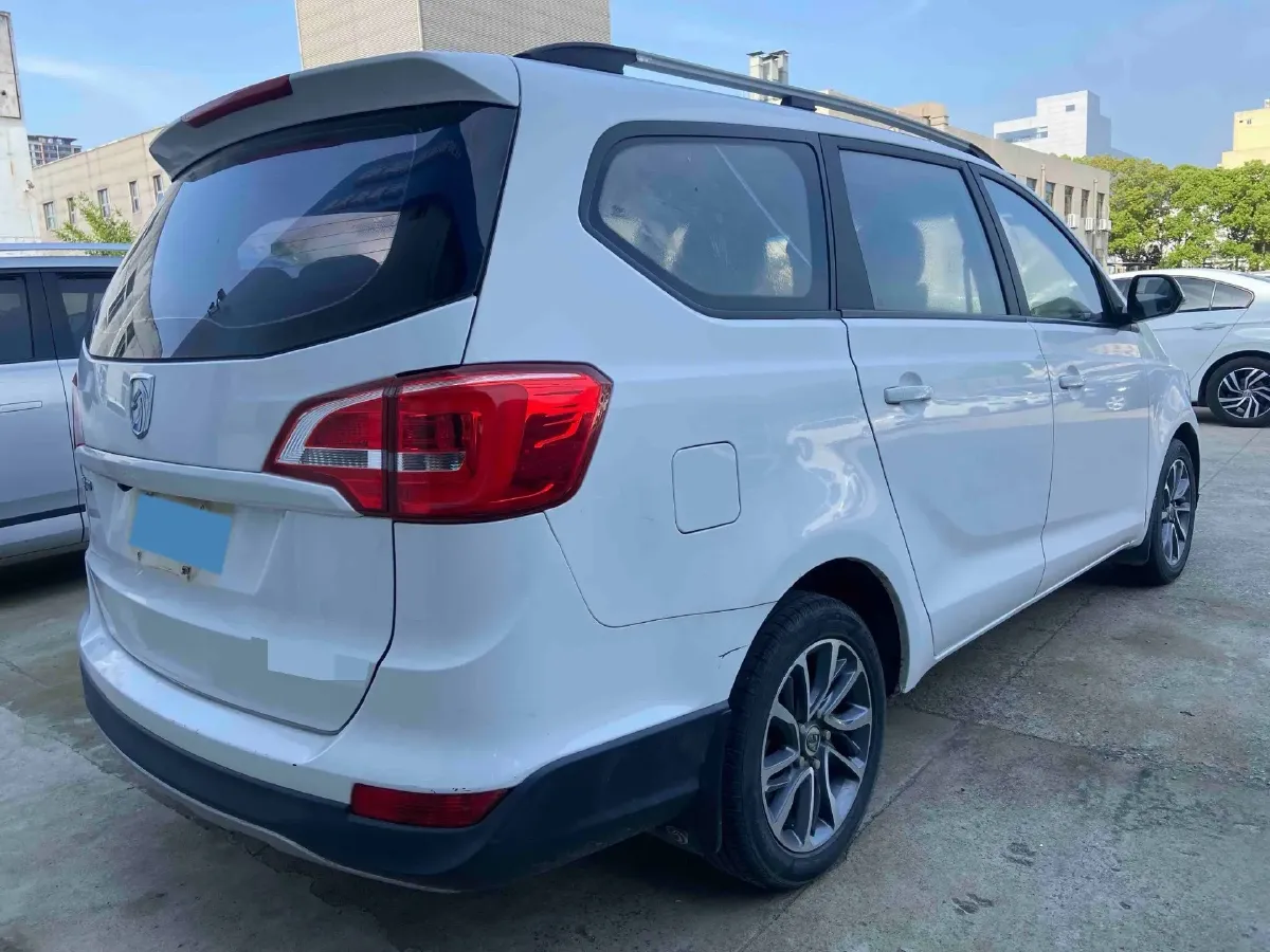 2016 BaoJun 730 1.5L 112HP L4 5MT,autocango,china used car exporter,china ev exporter,chinese used car exporter,chinese used ev exporter
