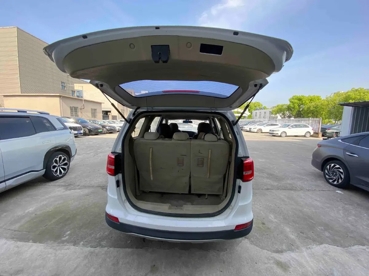 2016 BaoJun 730 1.5L 112HP L4 5MT,autocango,china used car exporter,china ev exporter,chinese used car exporter,chinese used ev exporter