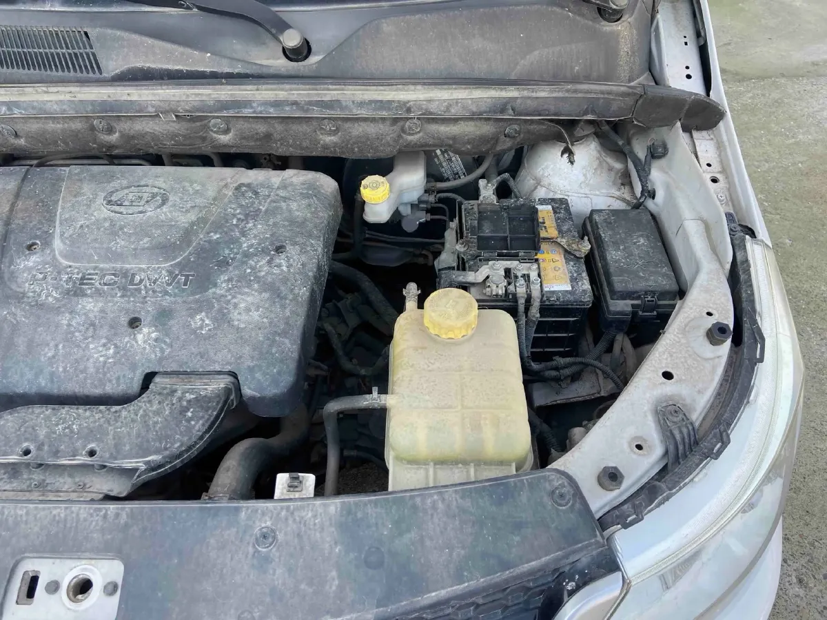 2016 BaoJun 730 1.5L 112HP L4 5MT,autocango,china used car exporter,china ev exporter,chinese used car exporter,chinese used ev exporter