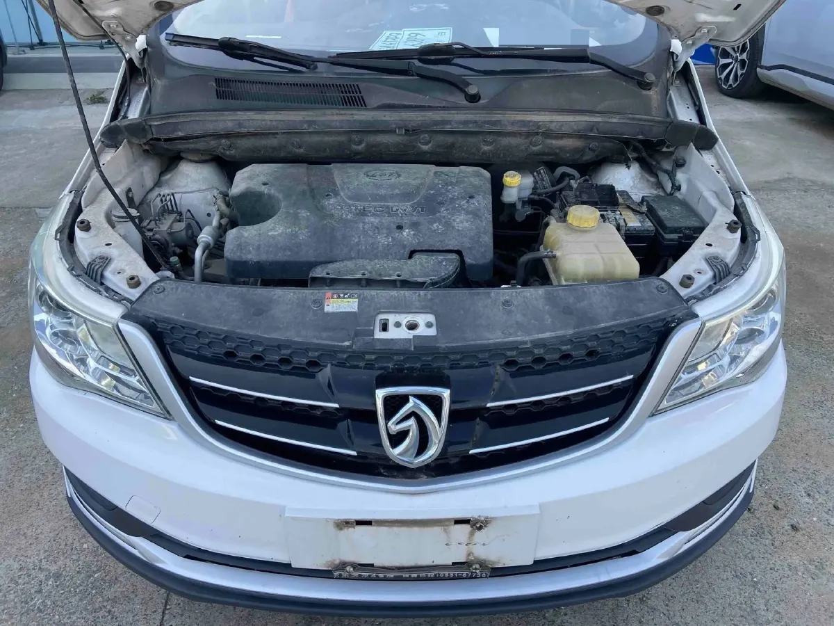 2016 BaoJun 730 1.5L 112HP L4 5MT,autocango,china used car exporter,china ev exporter,chinese used car exporter,chinese used ev exporter