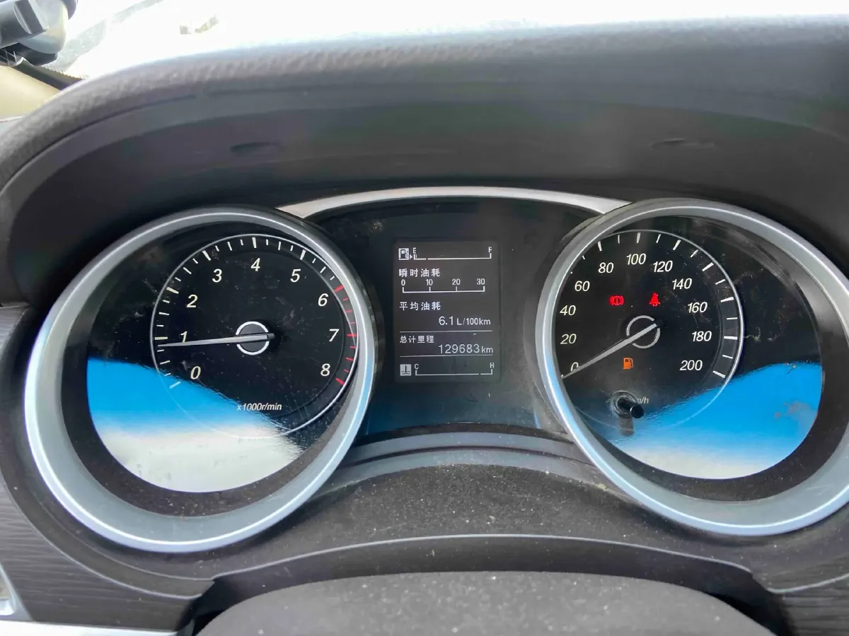 2016 BaoJun 730 1.5L 112HP L4 5MT,autocango,china used car exporter,china ev exporter,chinese used car exporter,chinese used ev exporter