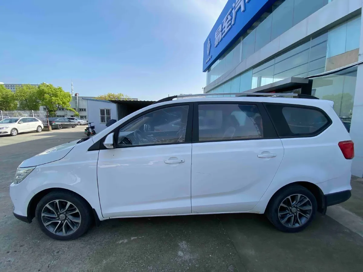 2016 BaoJun 730 1.5L 112HP L4 5MT,autocango,china used car exporter,china ev exporter,chinese used car exporter,chinese used ev exporter