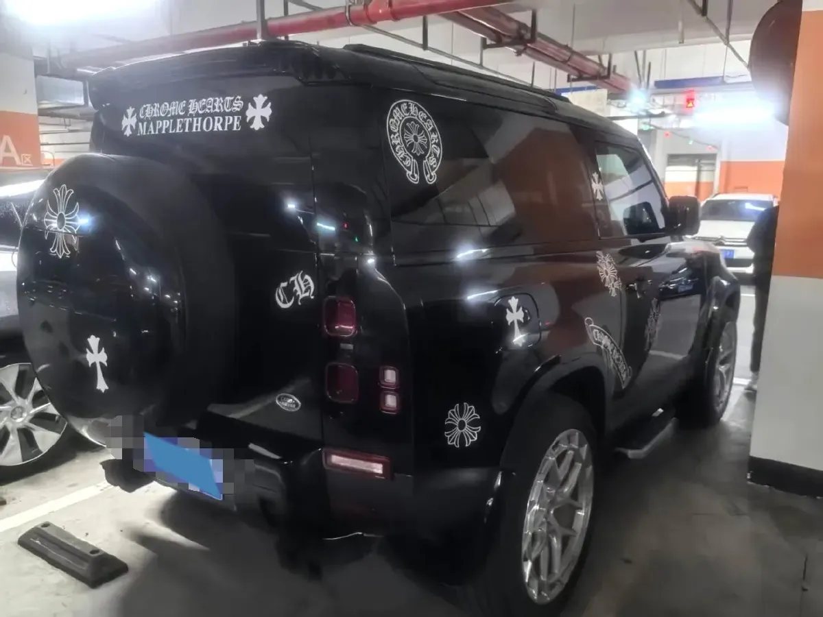 2025 Land Rover Defender 2.0T 300HP L4 8AT,autocango,china used car exporter,china ev exporter,chinese used car exporter,chinese used ev exporter