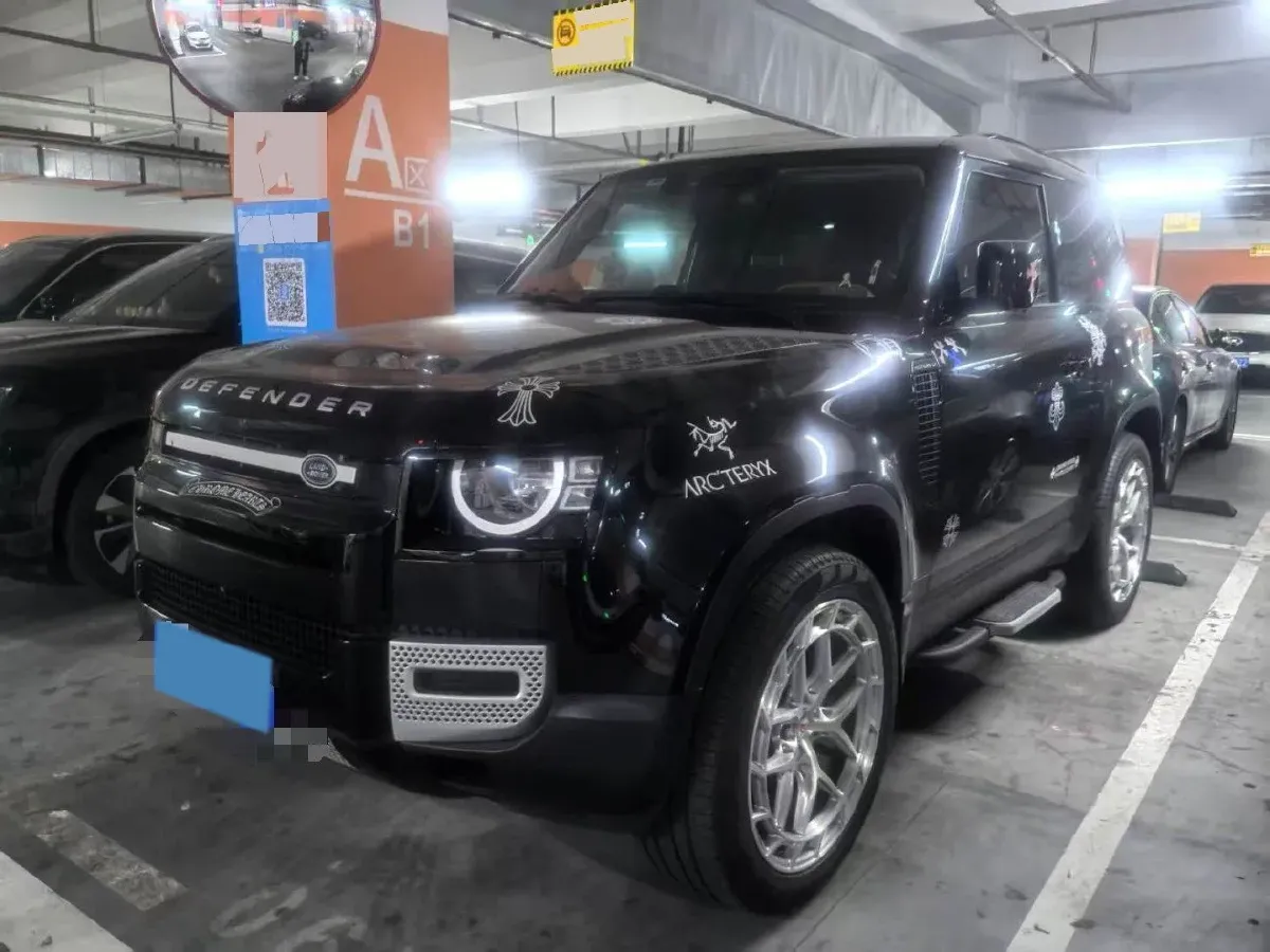 2025 Land Rover Defender 2.0T 300HP L4 8AT,autocango,china used car exporter,china ev exporter,chinese used car exporter,chinese used ev exporter