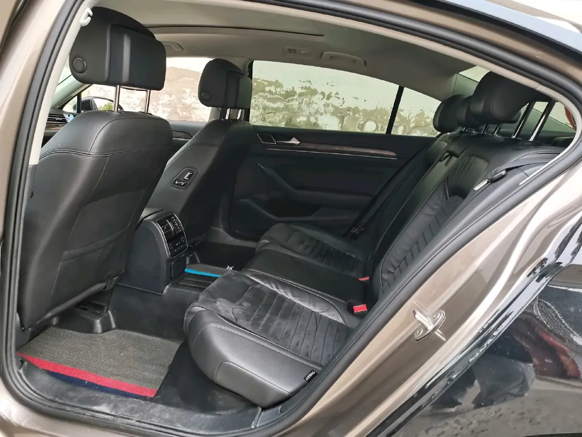 2018 Volkswagen Magotan 1.8T 180HP L4 7DCT,autocango,china used car exporter,china ev exporter,chinese used car exporter,chinese used ev exporter