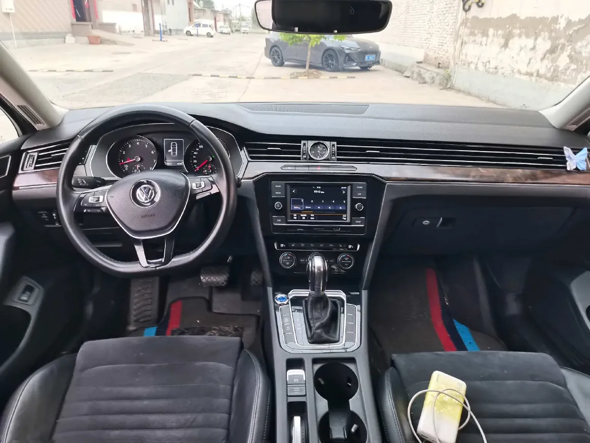 2018 Volkswagen Magotan 1.8T 180HP L4 7DCT,autocango,china used car exporter,china ev exporter,chinese used car exporter,chinese used ev exporter