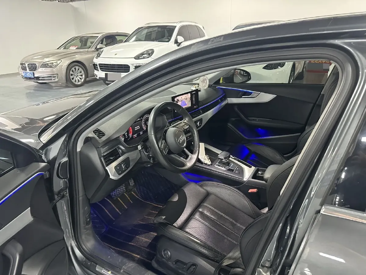 2020 Audi A4L 2.0T 190HP L4 7DCT,autocango,china used car exporter,china ev exporter,chinese used car exporter,chinese used ev exporter